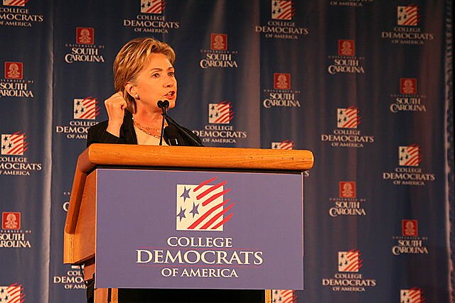 Media Name: 640px-hillary_clinton_speaks_to_college_democrats.jpg