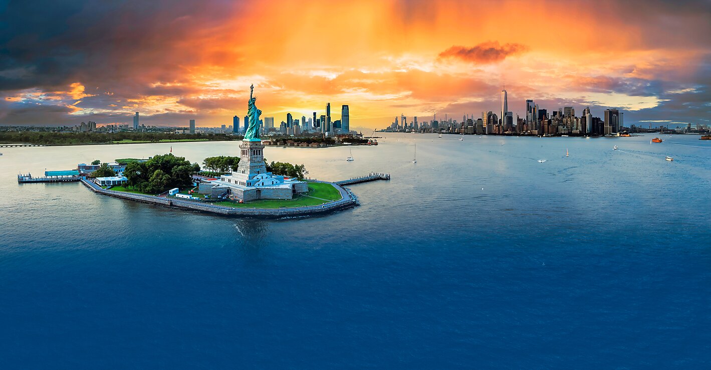 Illustration of Statue of Liberty at sunset.