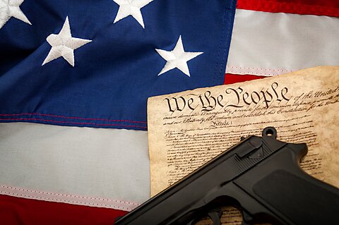 Različni pogledi na orožje, transspolnost in Trumpovo administracijo