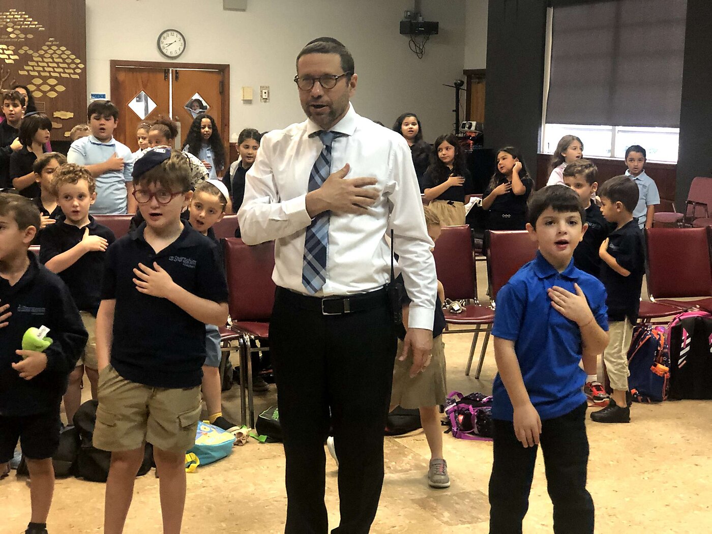Shorashim students with Rabbi Dr. Berman.