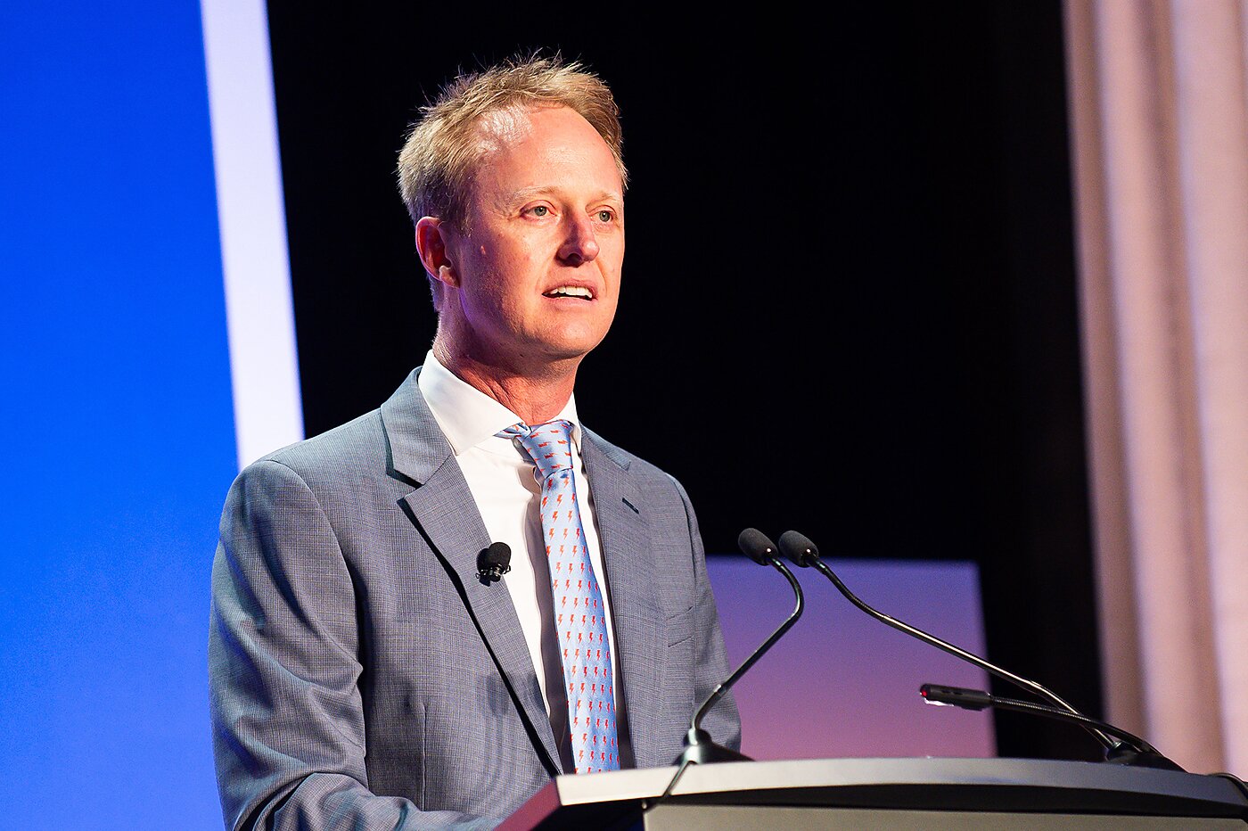 Chase Koch, executive vice president of Koch Inc. speaks at the 2025 Friedman Prize dinner.