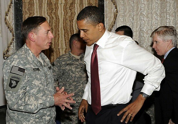 Media Name: obama-petraeus.jpg